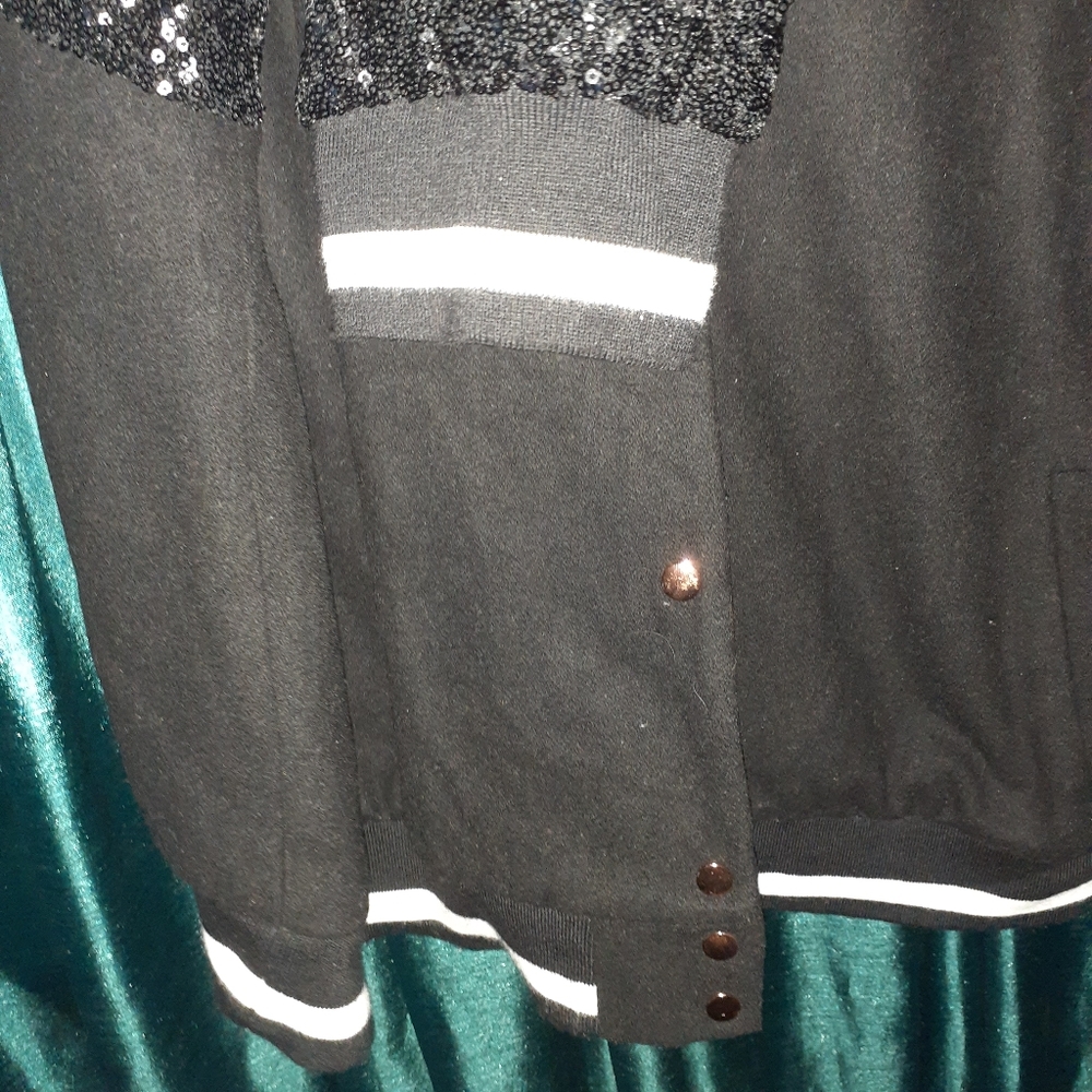Jacket - Picture 5 of 6